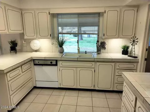9721 W Gulf Hills Dr, Sun City, AZ 85351