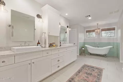 Bath - 2742 E Valencia St, Gilbert, AZ 85296 photo 2 of 10