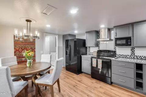 Dining - 16630 N 30th Ave, Phoenix, AZ 85053 photo 1 of 3