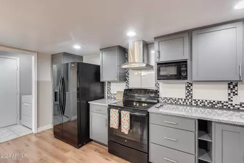 Kitchen - 16630 N 30th Ave, Phoenix, AZ 85053 photo 2 of 5