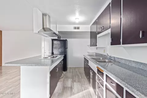 4237 W Stella Ln, Phoenix, AZ 85019 photo 14