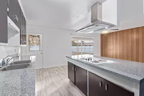 4237 W Stella Ln, Phoenix, AZ 85019 photo 11