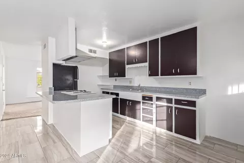 4237 W Stella Ln, Phoenix, AZ 85019 photo 13