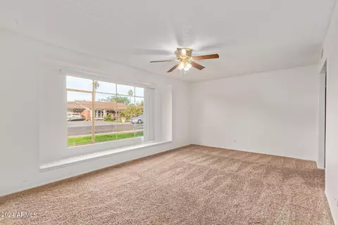 4237 W Stella Ln, Phoenix, AZ 85019 photo 7