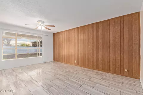 4237 W Stella Ln, Phoenix, AZ 85019 photo 8
