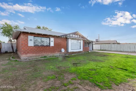 4237 W Stella Ln, Phoenix, AZ 85019 photo 2