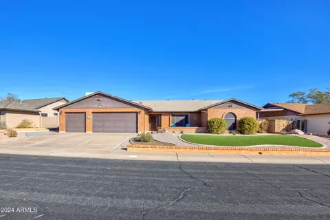 922 W Lodge Dr, Tempe, AZ 85283