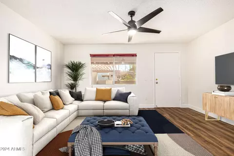 8842 N 8th St #209, Phoenix, AZ 85020