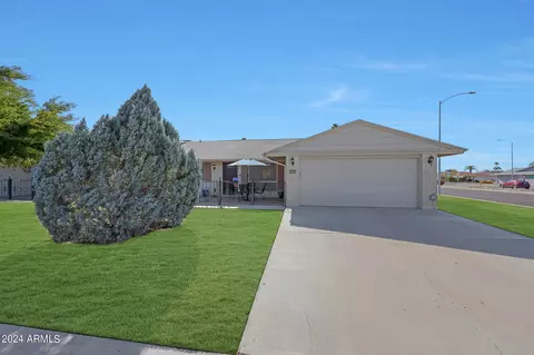 10663 W Tropicana Cir, Sun City, AZ 85351