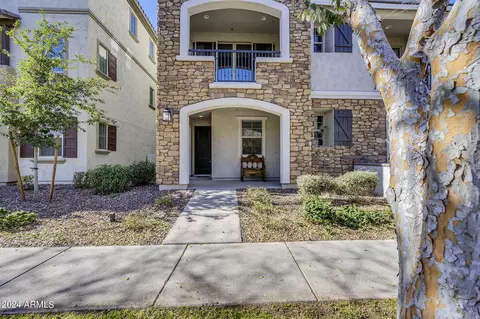 2735 S Balsam Dr, Gilbert, AZ 85295