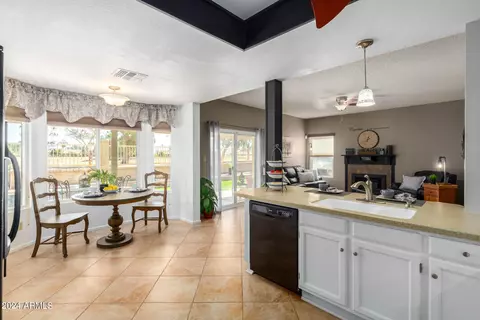 923 N Seton --, Mesa, AZ 85205 photo 14