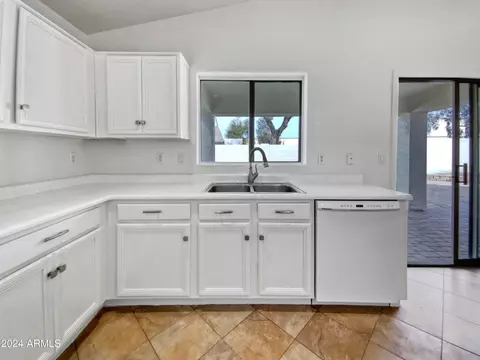 2718 E Carol Ave, Mesa, AZ 85204 photo 10