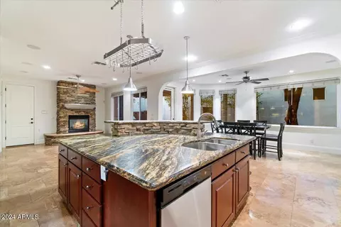 2906 N 48th Pl, Phoenix, AZ 85018 photo 3