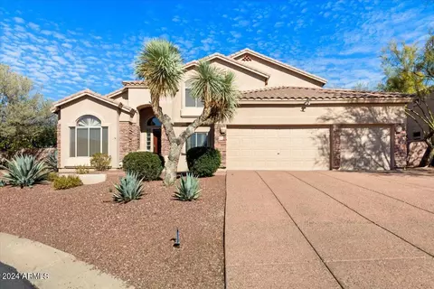 6920 E Sugarloaf Cir, Mesa, AZ 85207