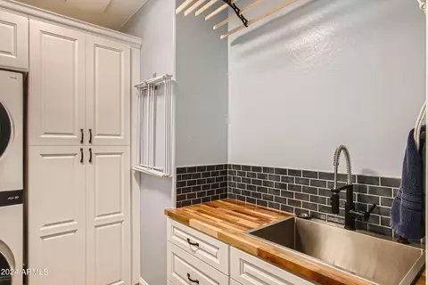 Bath - 1551 W Commerce Ave, Gilbert, AZ 85233 photo 3 of 7