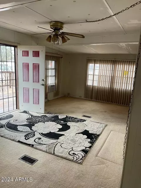 151 S 39th St, Mesa, AZ 85206 photo 2