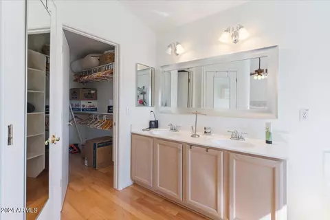 Bath - 1206 E Saint John Rd, Phoenix, AZ 85022 photo 4 of 4