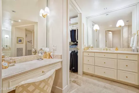 Bath - 2402 Esplanade Ln #202, Phoenix, AZ 85016 photo 4 of 5