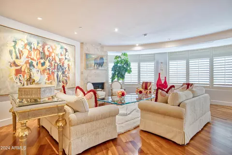 Living - 2402 Esplanade Ln #202, Phoenix, AZ 85016 photo 2 of 6