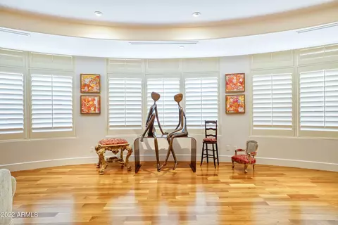Living - 2402 Esplanade Ln #202, Phoenix, AZ 85016 photo 5 of 6