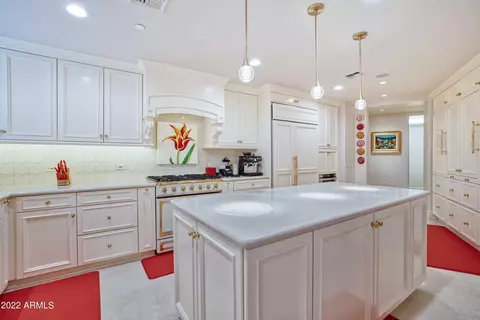 Kitchen - 2402 Esplanade Ln #202, Phoenix, AZ 85016 photo 2 of 5