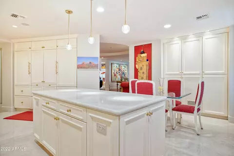 Kitchen - 2402 Esplanade Ln #202, Phoenix, AZ 85016 photo 4 of 5