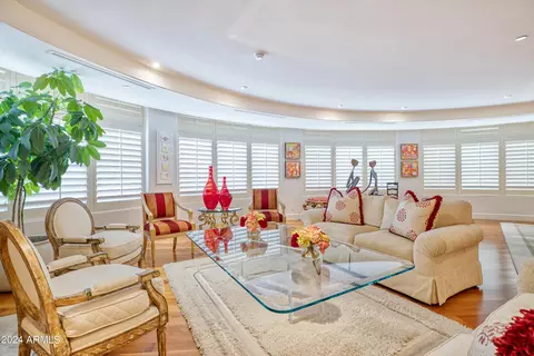 Living - 2402 Esplanade Ln #202, Phoenix, AZ 85016 photo 4 of 6