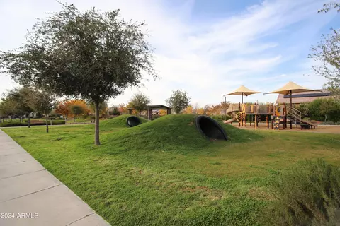 Exterior - 9223 W Meadowbrook Ave, Phoenix, AZ 85037 photo 12 of 13