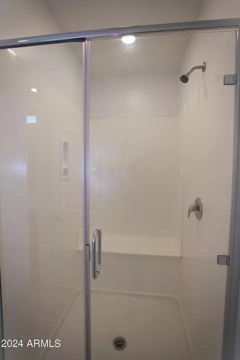 Bath - 9223 W Meadowbrook Ave, Phoenix, AZ 85037 photo 7 of 7