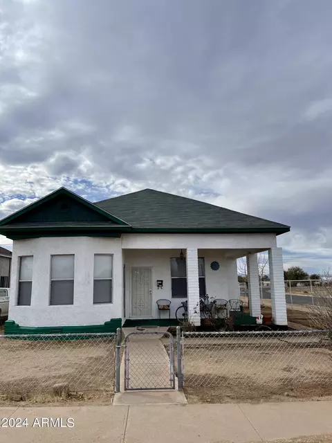 1542 N F Ave, Douglas, AZ 85607
