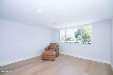 Living - 4228 N 42nd St, Phoenix, AZ 85018 photo 10 of 10