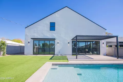 Exterior - 4228 N 42nd St, Phoenix, AZ 85018 photo 6 of 8