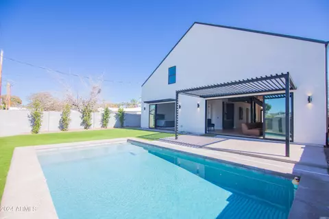 Exterior - 4228 N 42nd St, Phoenix, AZ 85018 photo 5 of 8
