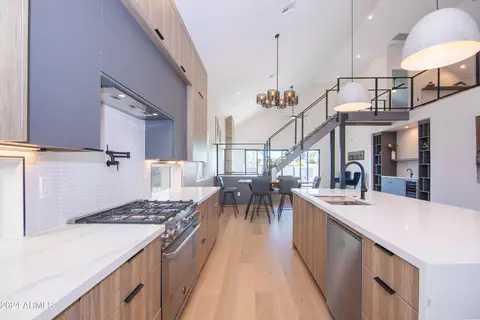 Kitchen - 4228 N 42nd St, Phoenix, AZ 85018 photo 7 of 14