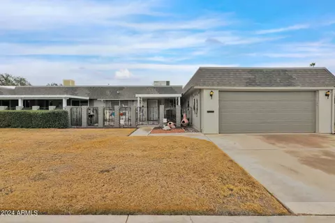 10406 W Kingswood Cir, Sun City, AZ 85351