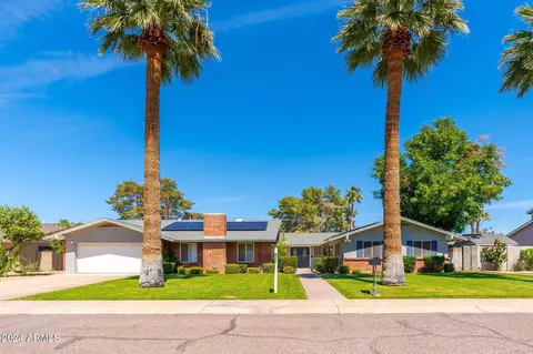802 E Harmont Dr, Phoenix, AZ 85020