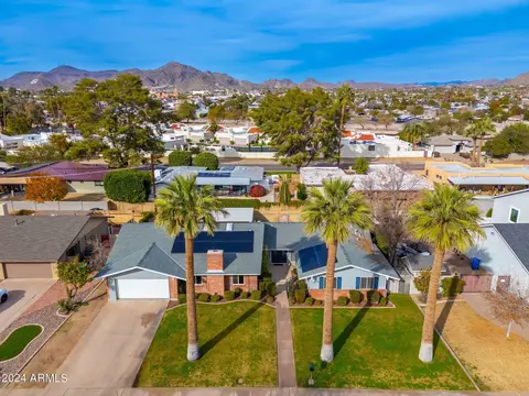 View/Area - 802 E Harmont Dr, Phoenix, AZ 85020 photo 7 of 10
