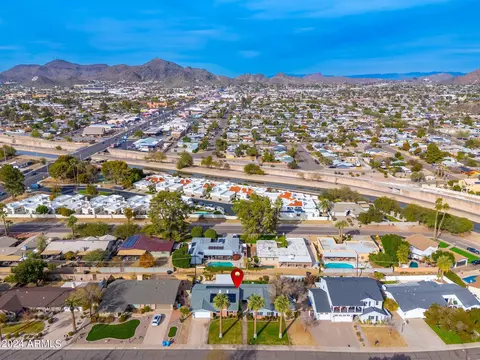 View/Area - 802 E Harmont Dr, Phoenix, AZ 85020 photo 2 of 10