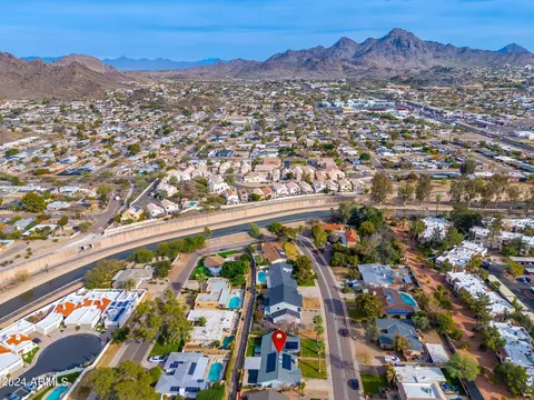 View/Area - 802 E Harmont Dr, Phoenix, AZ 85020 photo 9 of 10