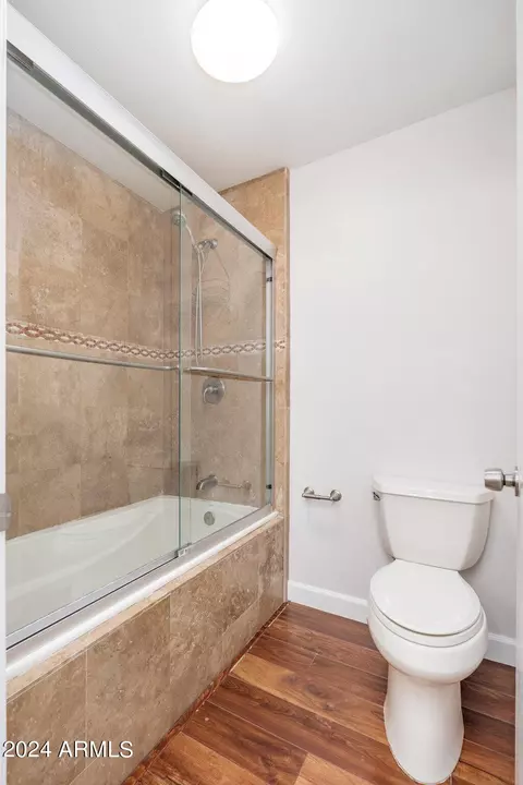 Bath - 802 E Harmont Dr, Phoenix, AZ 85020 photo 5 of 5