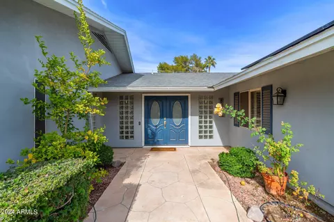 Exterior - 802 E Harmont Dr, Phoenix, AZ 85020 photo 5 of 19