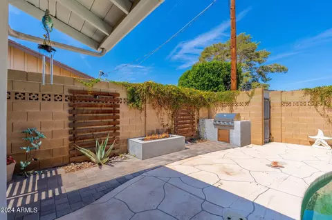 Exterior - 802 E Harmont Dr, Phoenix, AZ 85020 photo 6 of 19