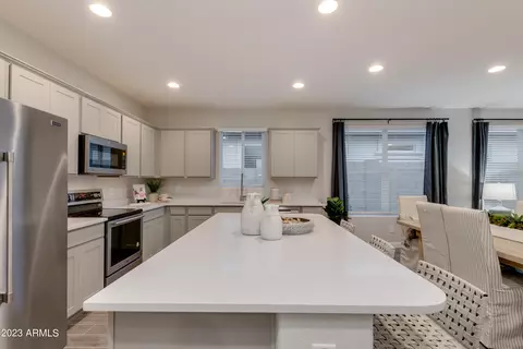 Kitchen - 5973 E Quail Ave, Phoenix, AZ 85054 photo 4 of 5
