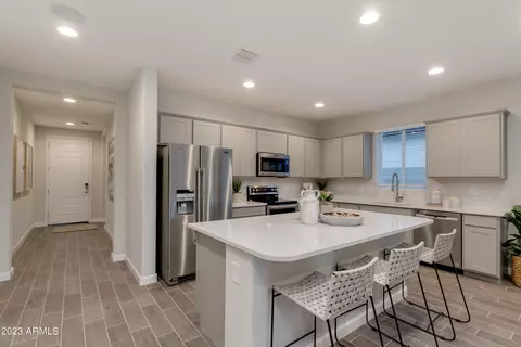 Kitchen - 5973 E Quail Ave, Phoenix, AZ 85054 photo 3 of 5