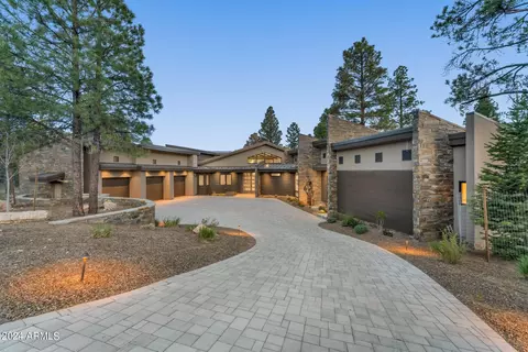 3887 S Clubhouse Cir #322, Flagstaff, AZ 86005