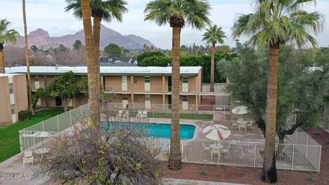 3737 E Turney Ave #215, Phoenix, AZ 85018