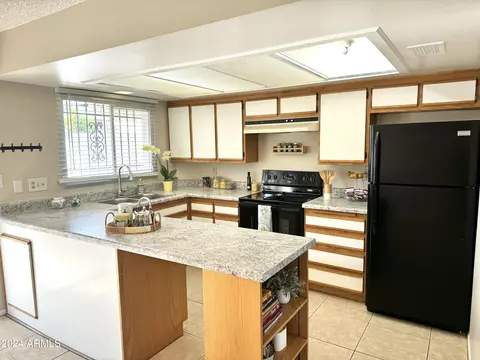 4551 N 17th Ave, Phoenix, AZ 85015 photo 8