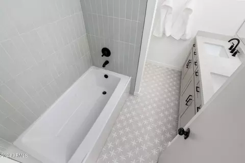 Bath - 2119 Ellis Dr, Tempe, AZ 85282 photo 7 of 8