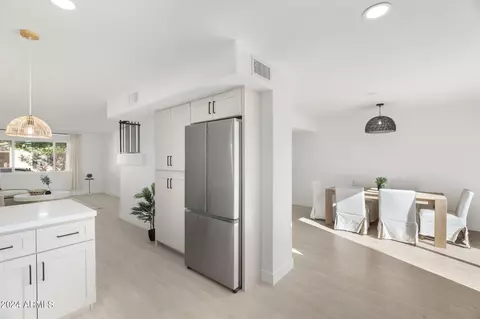 Entry Way - 2119 Ellis Dr, Tempe, AZ 85282 photo 1 of 6