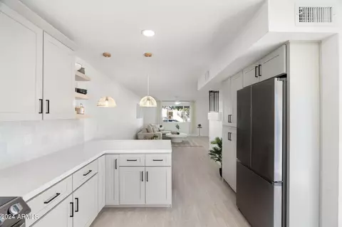 Kitchen - 2119 Ellis Dr, Tempe, AZ 85282 photo 4 of 5